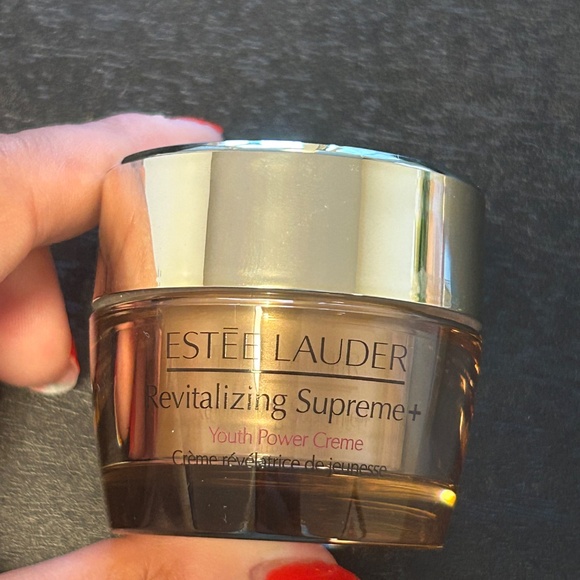 Estée Lauder revitalizing supreme + - Picture 4 of 4